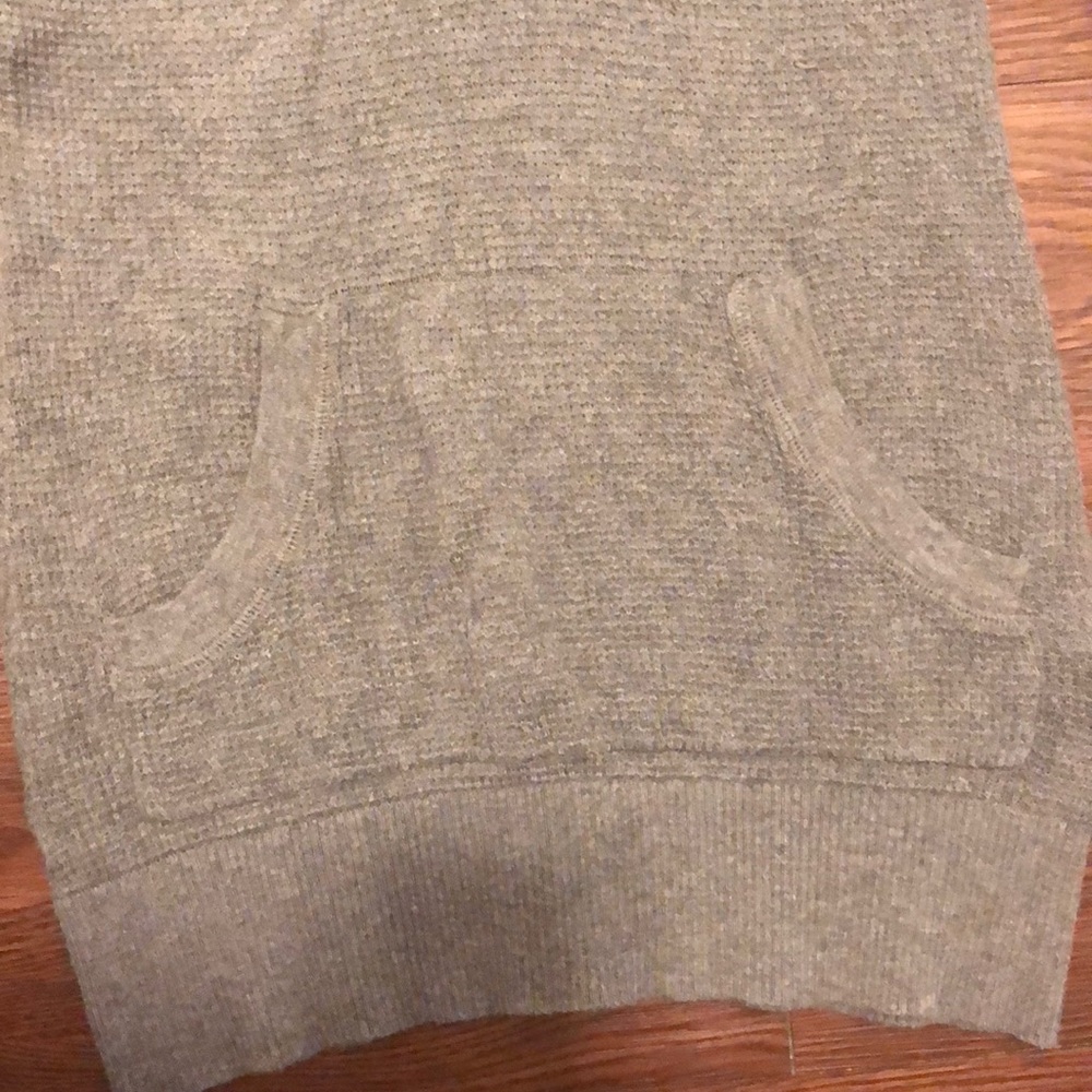 Guess Sweater - Picture 4 of 5